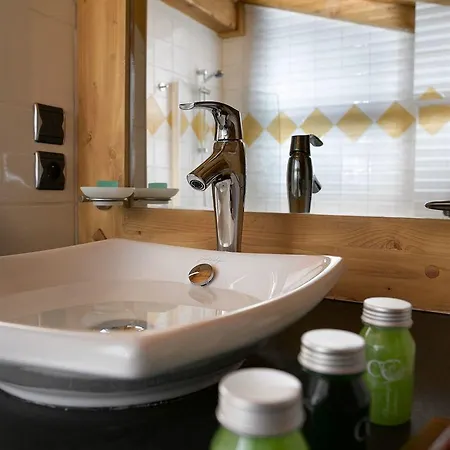 Aparthotel Cgh Boutique Le Hameau De Pierre Blanche Les Houches