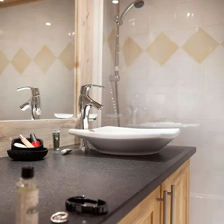 Aparthotel Cgh Boutique Le Hameau De Pierre Blanche Les Houches