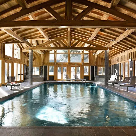 Aparthotel Cgh Boutique Le Hameau De Pierre Blanche 5*