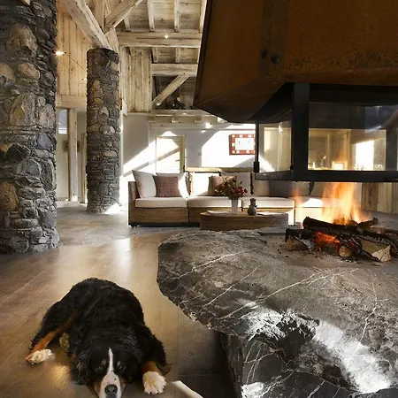 Cgh Boutique Le Hameau De Pierre Blanche מלון דירות 5*